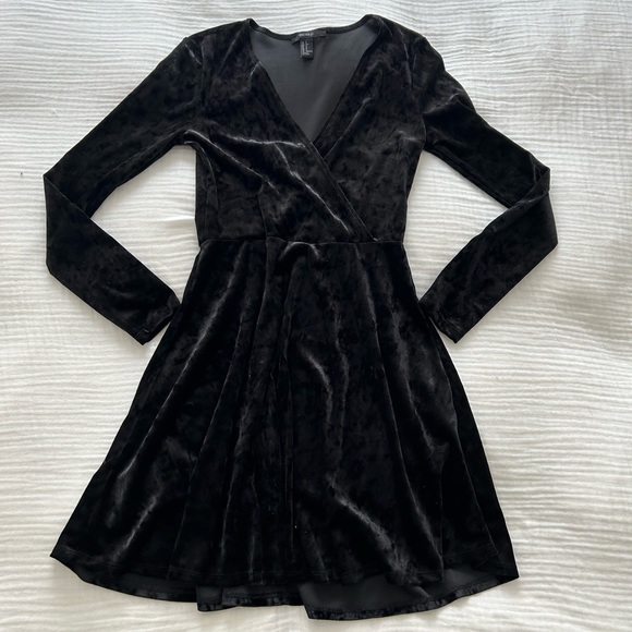 Forever 21 Dresses & Skirts - Velvet Dress